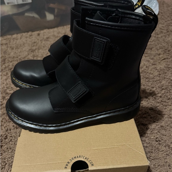Dr. Martens Kids Black Leather Boots - Picture 2 of 9